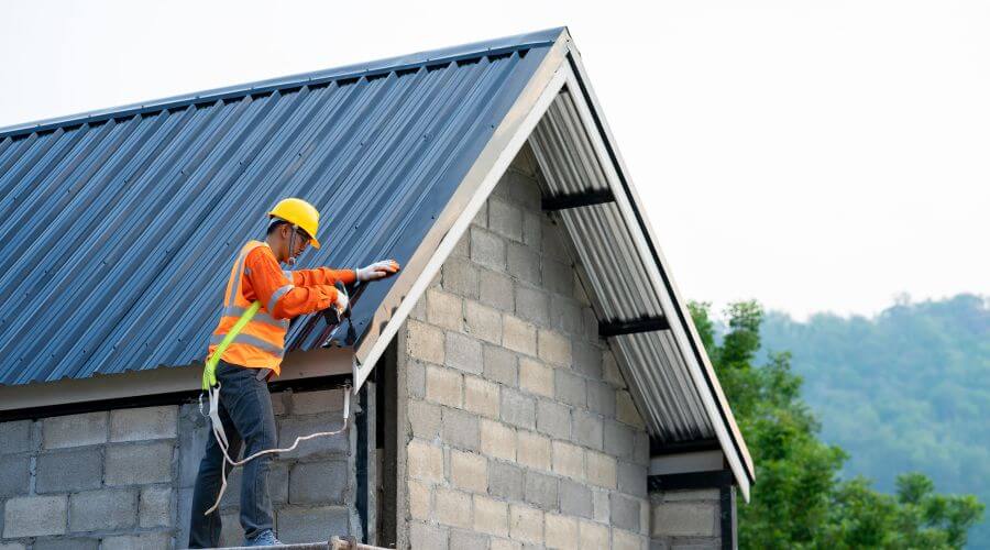 Professional gutter cleaning in Valley Springs, CA